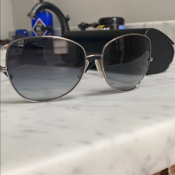 Burberry sunglasses - Picture 6 of 8